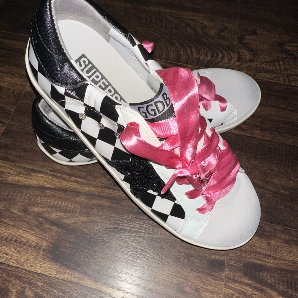 GGDB Women's Checkered Sneakers with Pink Laces